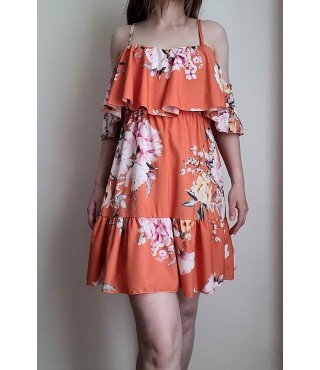 Nauja suknelė puošta rožėmis